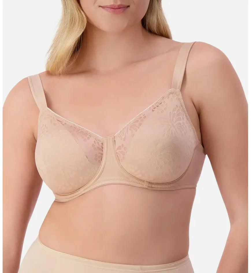Triumph: Lacy Minimiser Bra