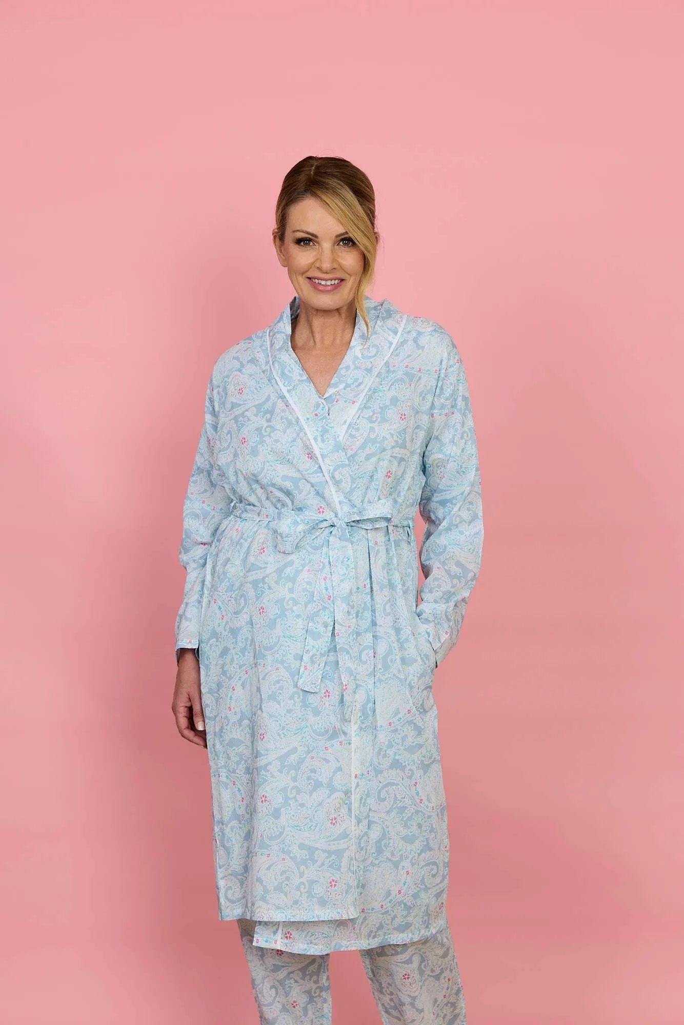 FRENCH COUNTRY: Vintage Paisley Wrap Around Robe