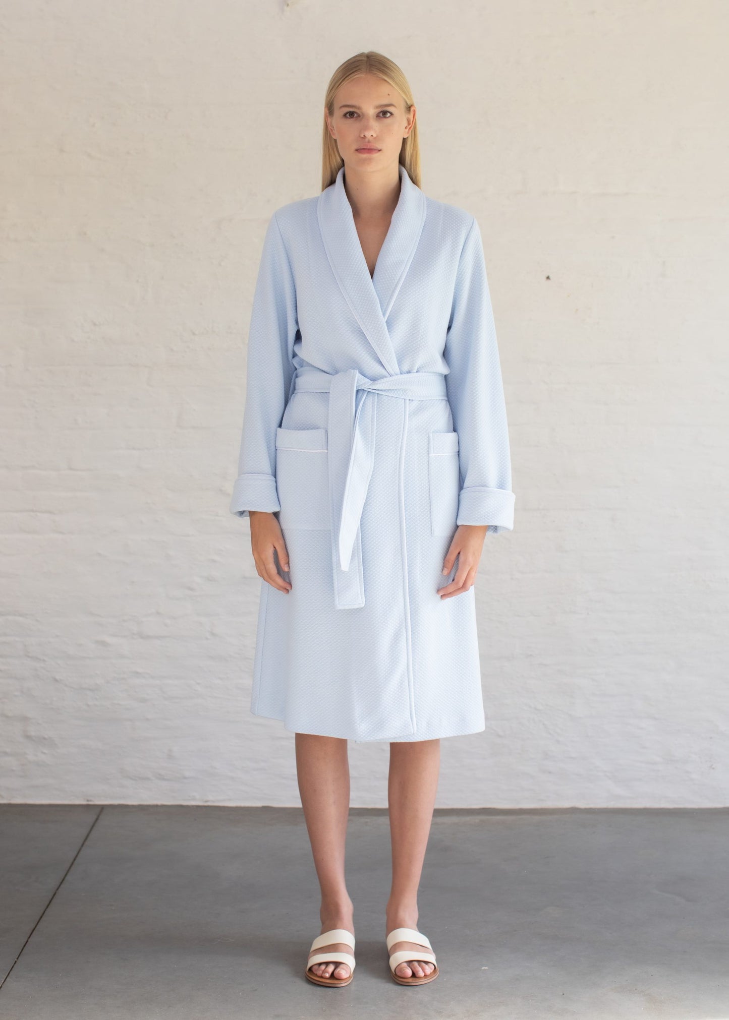 Pluto: 'Sofia' Charming Matelasse Short Robe Dressing Gown BLUE