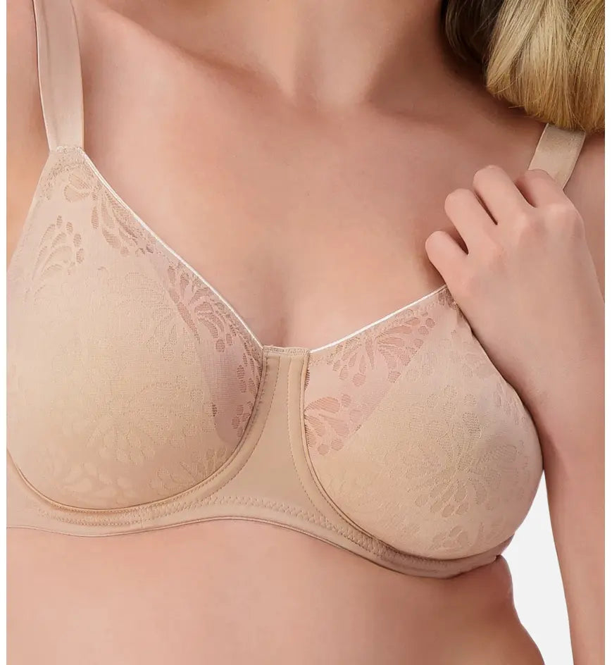 Triumph: Lacy Minimiser Bra