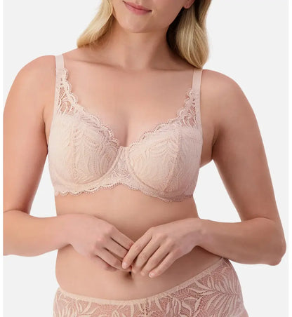 Triumph: ESSENTIAL LACE BALCONETTE PADDED BRA