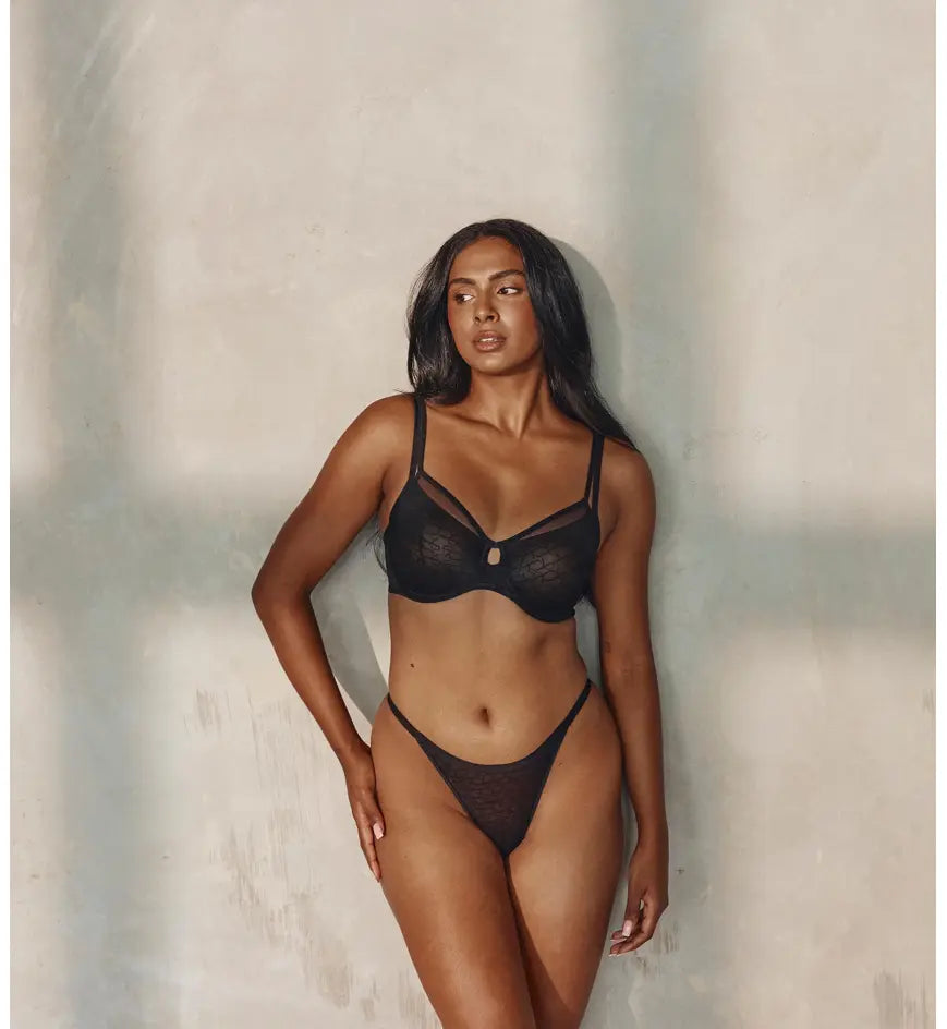Triumph: SIGNATURE SHEER MINIMISER BRA