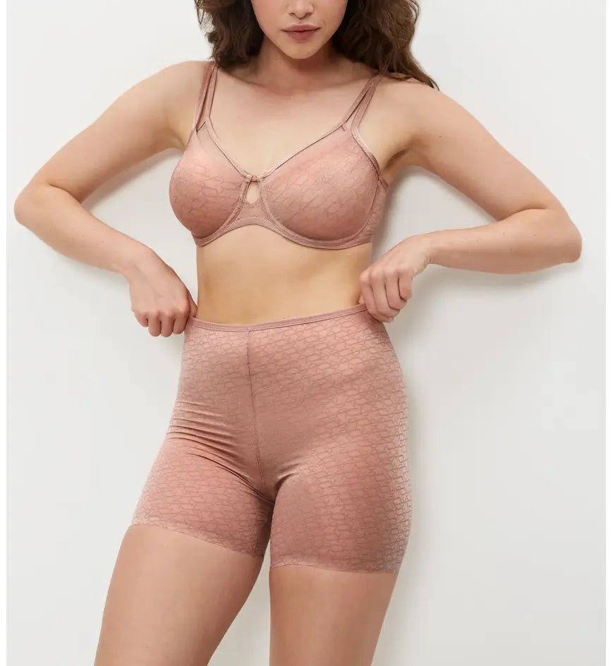 Triumph: SIGNATURE SHEER MINIMISER BRA