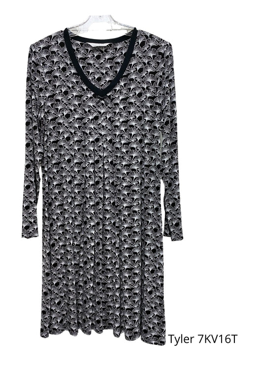 Givoni:  Short Nightie Long Sleeves KV Slinky Knit.  'Tyler'