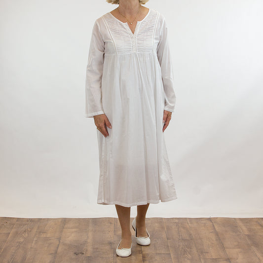 French Country: Nightie with Long Sleeves.  Cotton.  'White'
