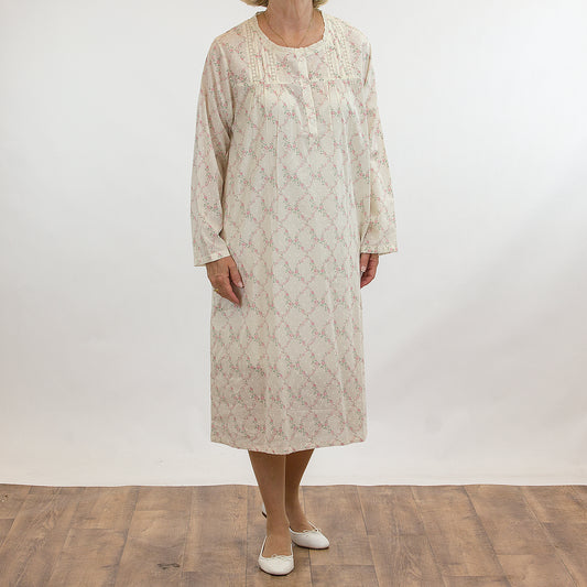 French Country: Nightie with Long Sleeves. Cotton.  'Trellis'