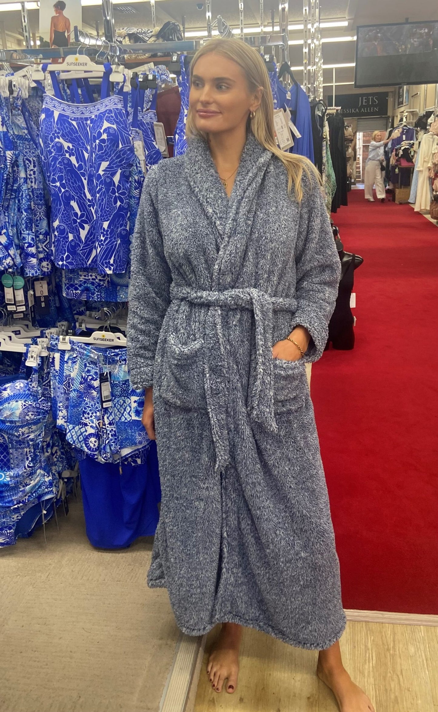 Givoni: Marle Polar Hooded Mid Wrap