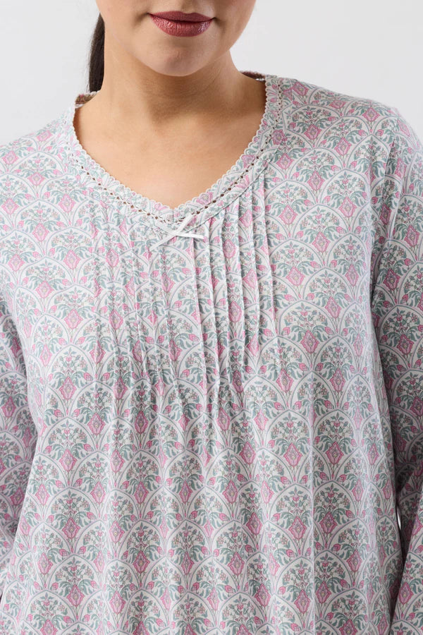 SCHRANK:  Oriental Crochet Nightie