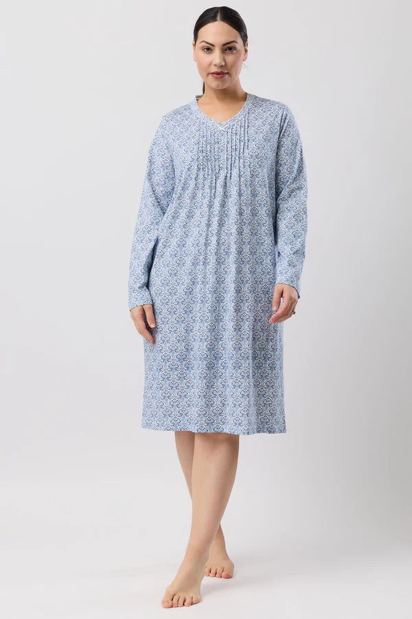 SCHRANK:  Oriental Crochet Nightie