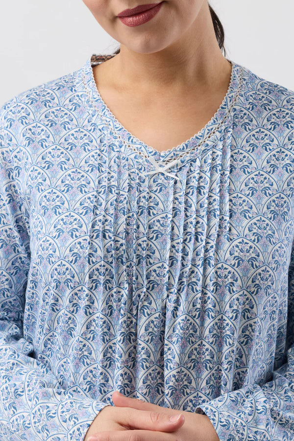 SCHRANK:  Oriental Crochet Nightie
