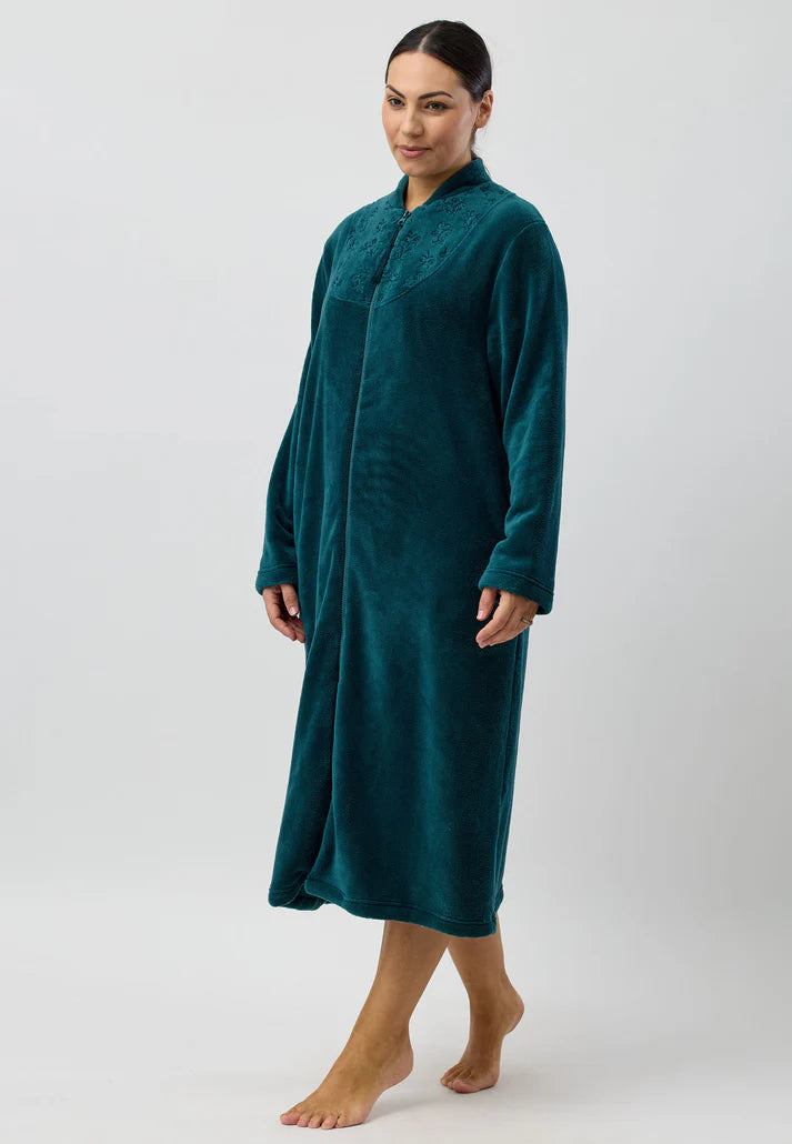 Schrank:  ZIP EMBROIDERED GOWN