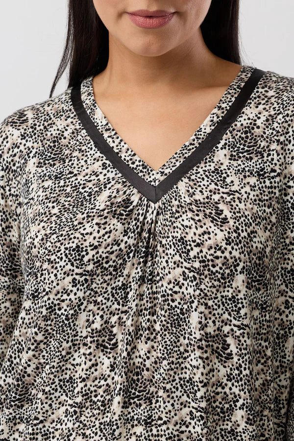 YUU:   Leopard Long Sleeve Nightie